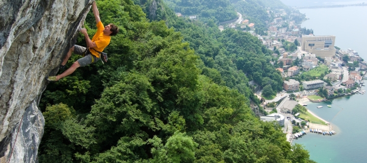 Una falesia (Campione) e un arrampicatore (Luca Auguadri) – parte 1